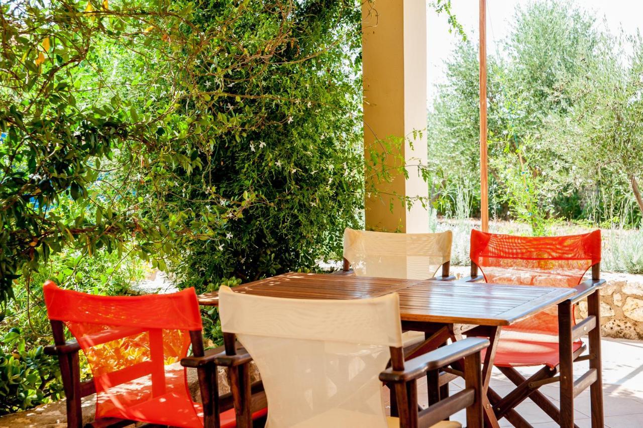 Korallis Villas Karavádhos Exteriör bild