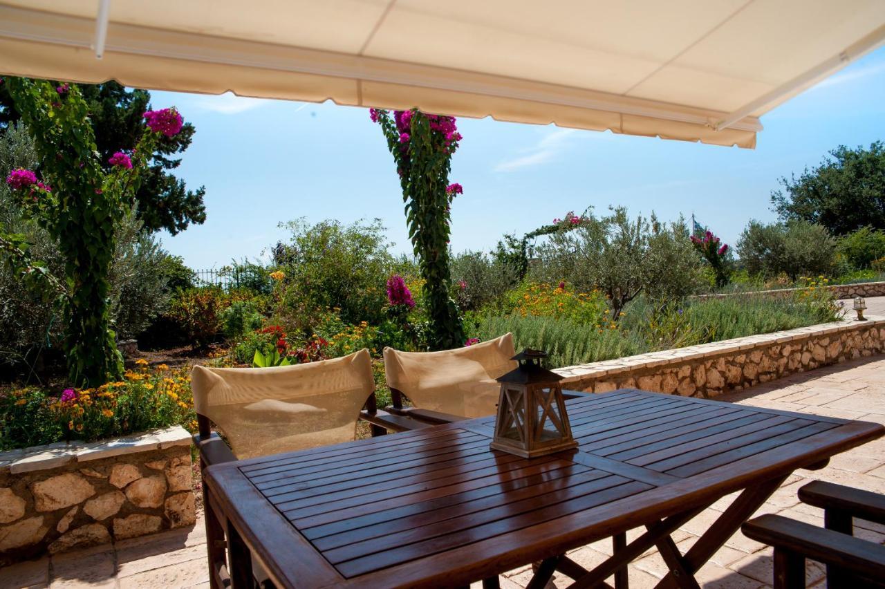 Korallis Villas Karavádhos Exteriör bild